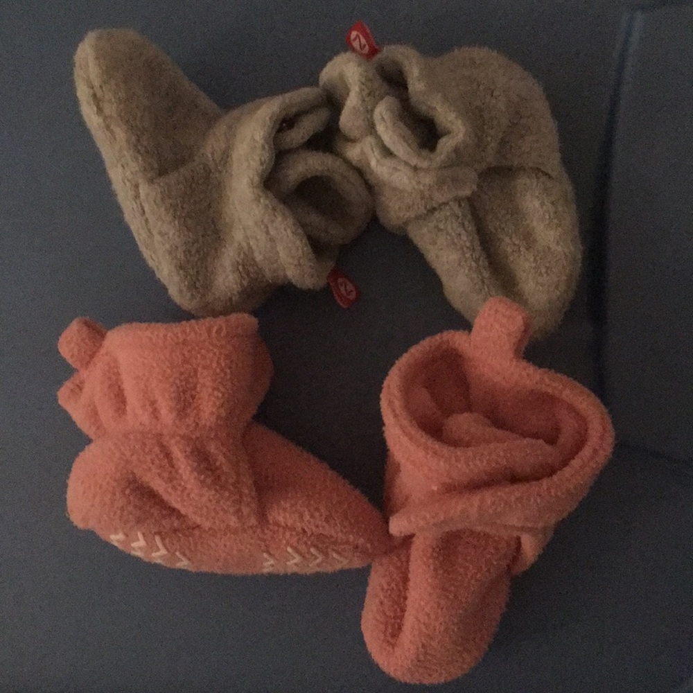Newborn booties-pink only